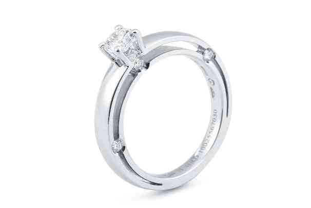 钻戒定制品牌(迪奥钻戒定制品牌)插图7 钻戒定制品牌(迪奥钻戒定制品牌)插图7