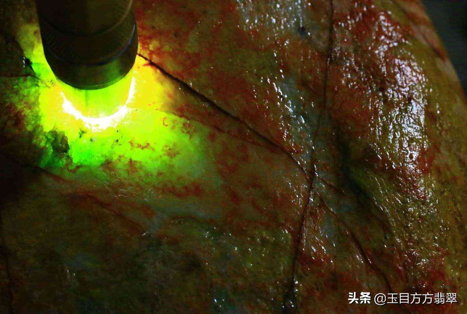 怎么切翡翠原石(切翡翠原石视频)插图3