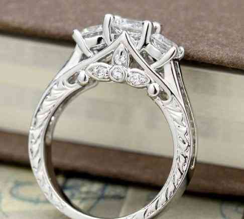 最出名的钻戒品牌(最好钻戒品牌)插图1