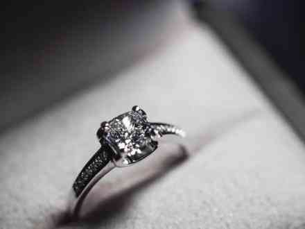 最出名的钻戒品牌(最好钻戒品牌)插图3