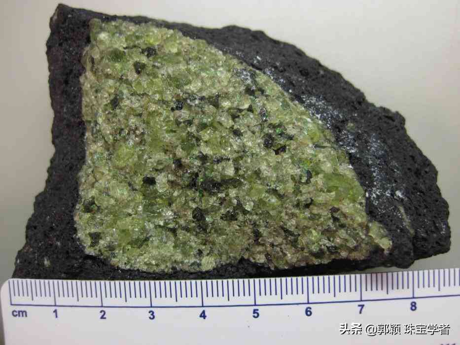 橄榄石有收藏价值吗(橄榄石值多少钱)插图3 橄榄石有收藏价值吗(橄榄石值多少钱)插图3