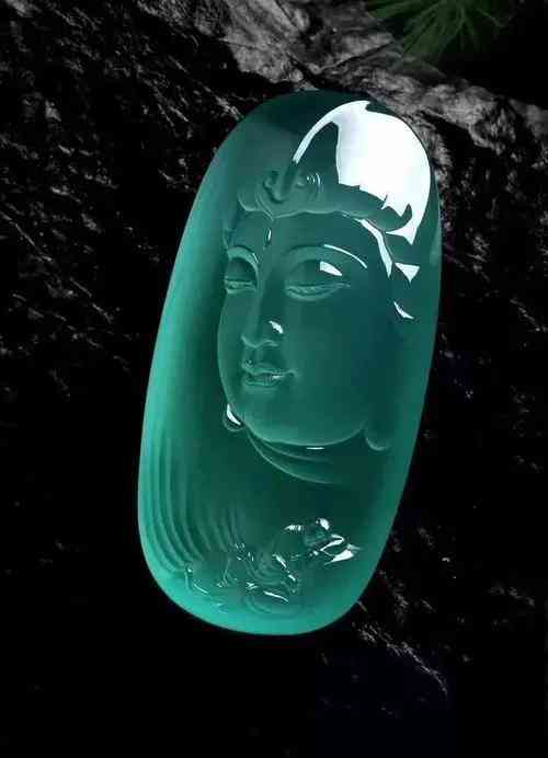 怎样区分危料和翡翠(危料翡翠对身体有害吗)插图2 怎样区分危料和翡翠(危料翡翠对身体有害吗)插图2