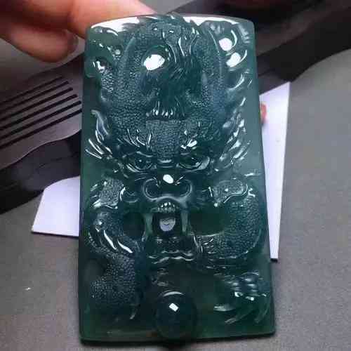 怎样区分危料和翡翠(危料翡翠对身体有害吗)插图7 怎样区分危料和翡翠(危料翡翠对身体有害吗)插图7