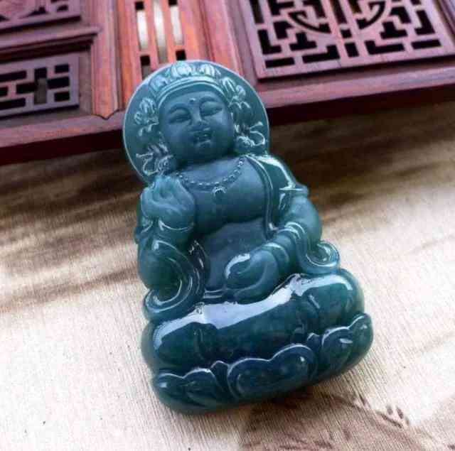 怎样区分危料和翡翠(危料翡翠对身体有害吗)插图8 怎样区分危料和翡翠(危料翡翠对身体有害吗)插图8