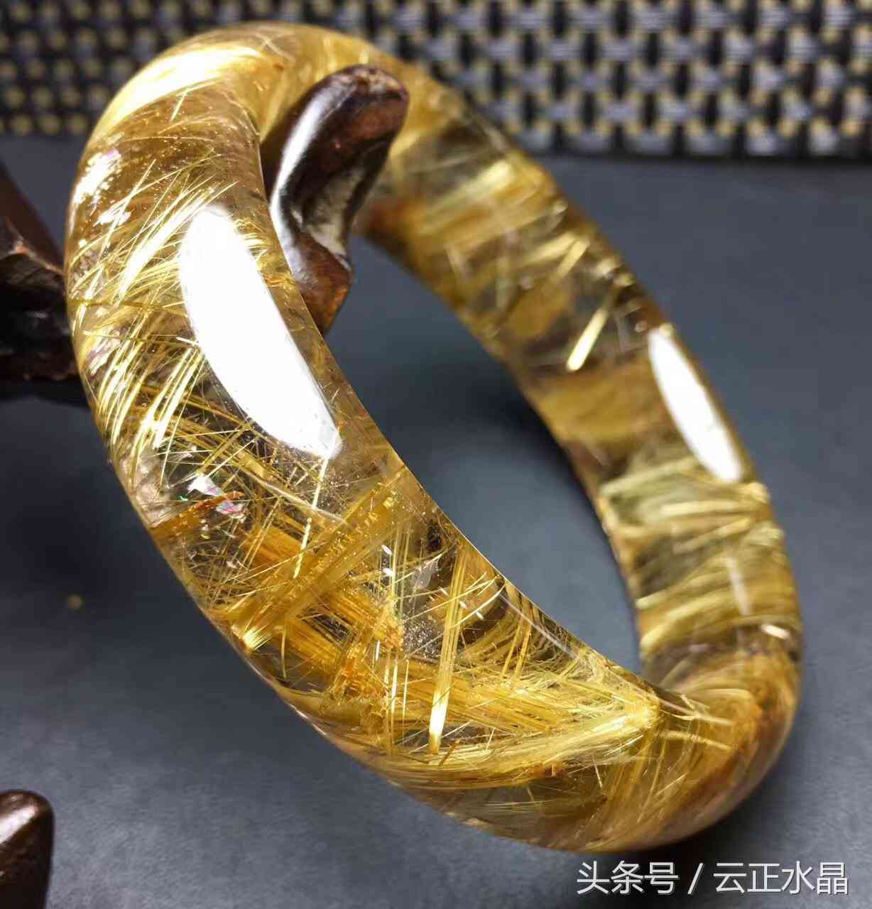 粉水晶手镯贵吗一般多少钱(粉水晶手镯容易碎吗)插图17