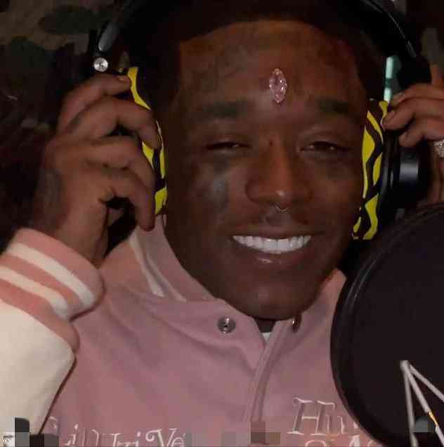 粉钻镶在脑门上(粉钻镶在脑门上是谁)插图2 粉钻镶在脑门上(粉钻镶在脑门上是谁)插图2