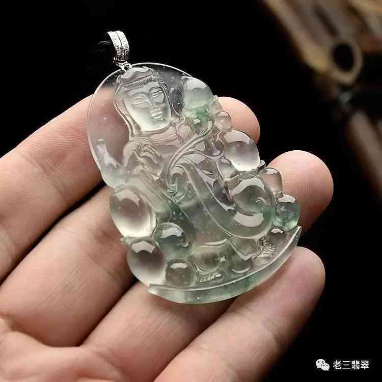 翡翠手镯的等级(翡翠手镯的等级ABC)插图5 翡翠手镯的等级(翡翠手镯的等级ABC)插图5