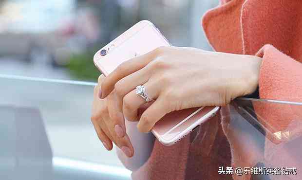 戒指戴在食指的含义(戒指戴在食指的含义图解)插图5