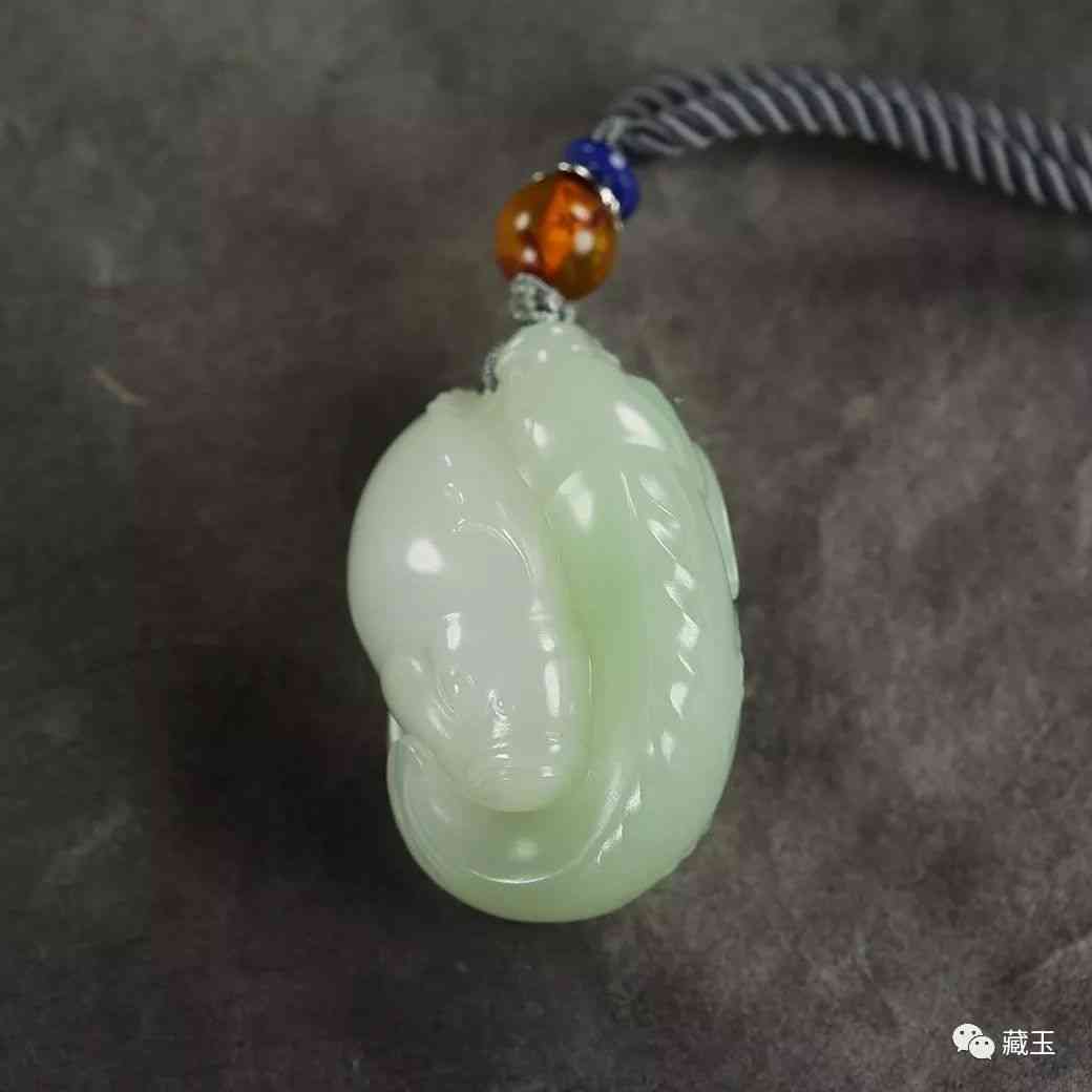 翠青玉手镯价格(翠青手镯图片)插图3