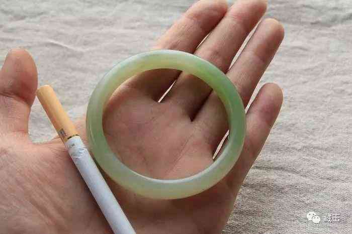 翠青玉手镯价格(翠青手镯图片)插图12