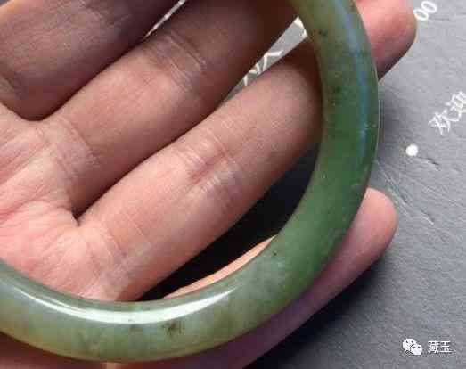 翠青玉手镯价格(翠青手镯图片)插图13