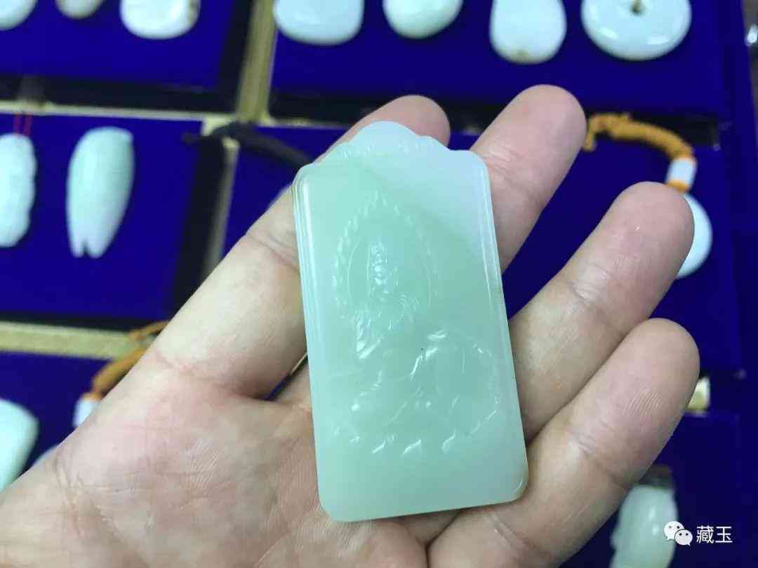 翠青玉手镯价格(翠青手镯图片)插图19