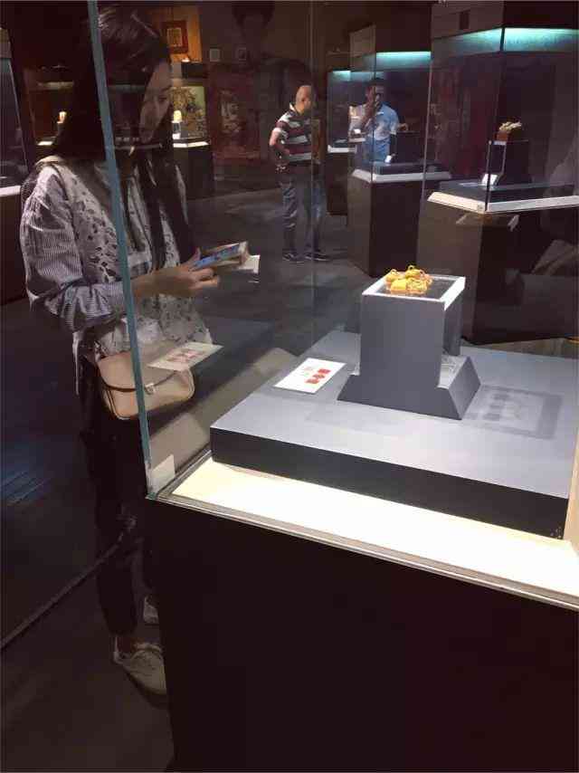 2022年田黄原石一克多少钱(田黄原石的特征)插图3 2022年田黄原石一克多少钱(田黄原石的特征)插图3