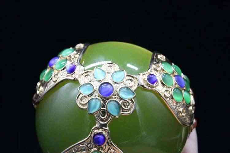 真正的白色猫眼石贵吗(白色猫眼石为什么便宜)插图2