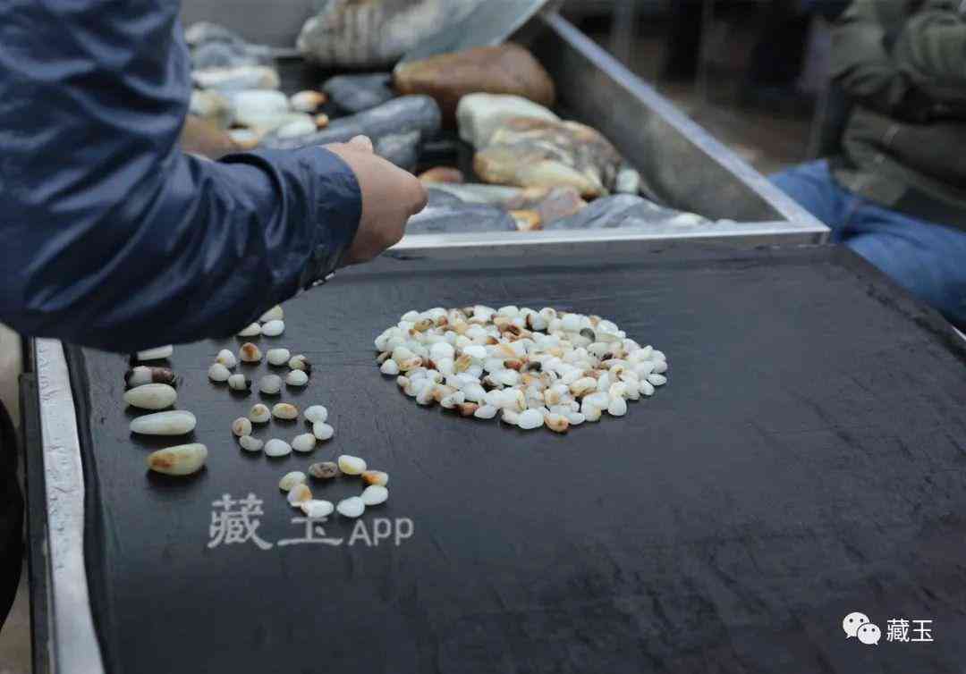 和田玉籽料手串价格(周大福和田玉手串值得买吗)插图11