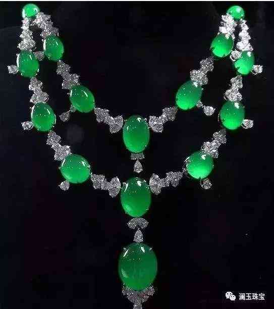 翡翠在灯光下是咋样的(翡翠在灯光下是咋样的样子)插图2