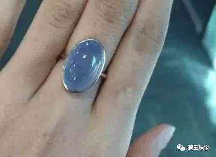 翡翠在灯光下是咋样的(翡翠在灯光下是咋样的样子)插图7