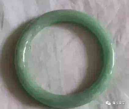 翡翠在灯光下是咋样的(翡翠在灯光下是咋样的样子)插图14