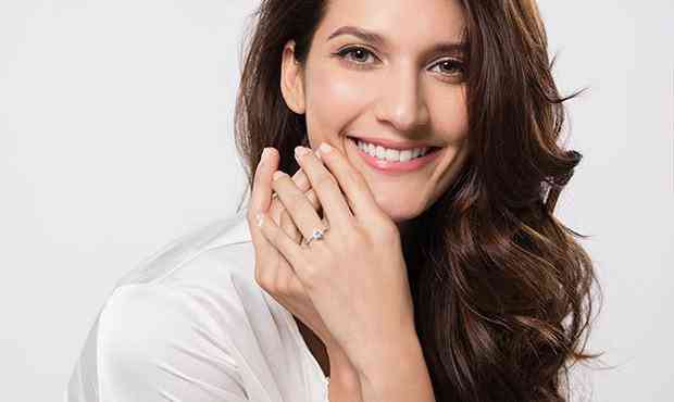 婚戒戴哪个手指女方(婚戒戴哪个手指女方好)