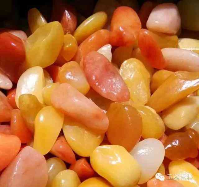 金丝玉手镯适合什么人(金丝玉手镯适合什么人戴)