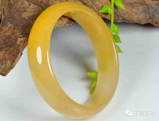 金丝玉手镯适合什么人(金丝玉手镯适合什么人戴)插图6 金丝玉手镯适合什么人(金丝玉手镯适合什么人戴)插图6