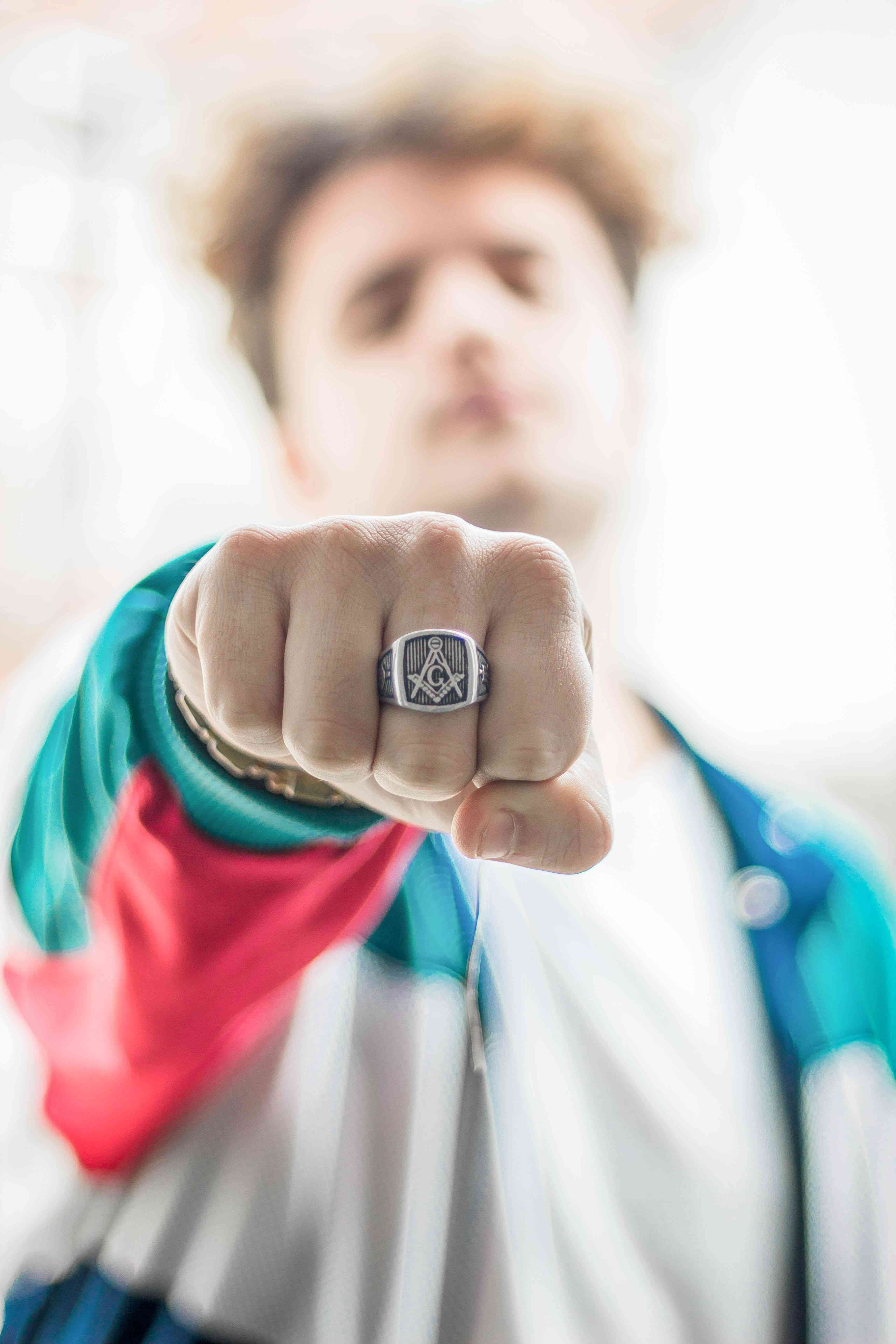 戒指为啥不能戴中指(戒指为什么不能戴左手食指)插图7