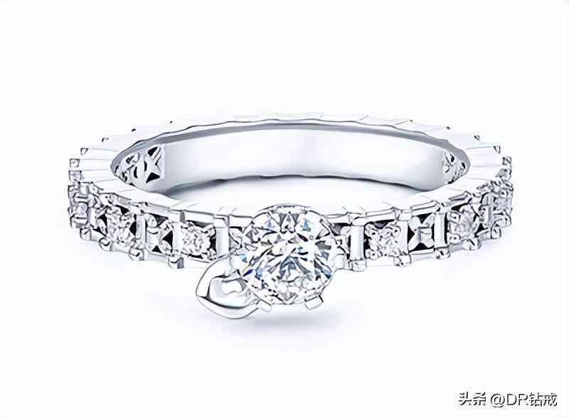 女生左手中指戴戒指(女式戒指戴哪个手比较好)插图2 女生左手中指戴戒指(女式戒指戴哪个手比较好)插图2