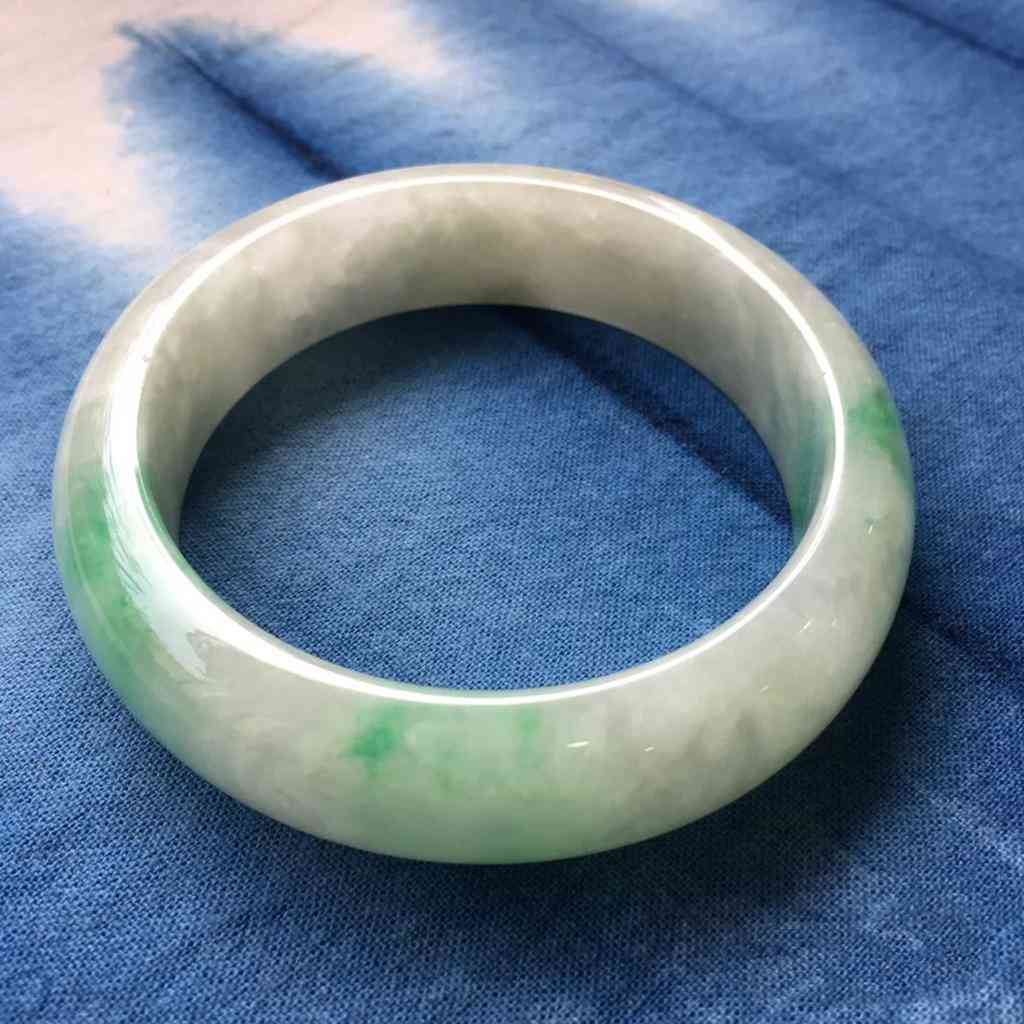 翡翠a货一般在什么价位(翡翠a货值不值钱)插图1