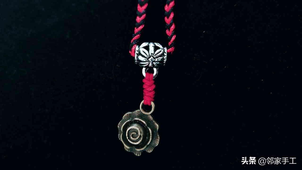 吊坠挂绳打结方法(吊坠挂绳打结方法视频教程)插图4 吊坠挂绳打结方法(吊坠挂绳打结方法视频教程)插图4