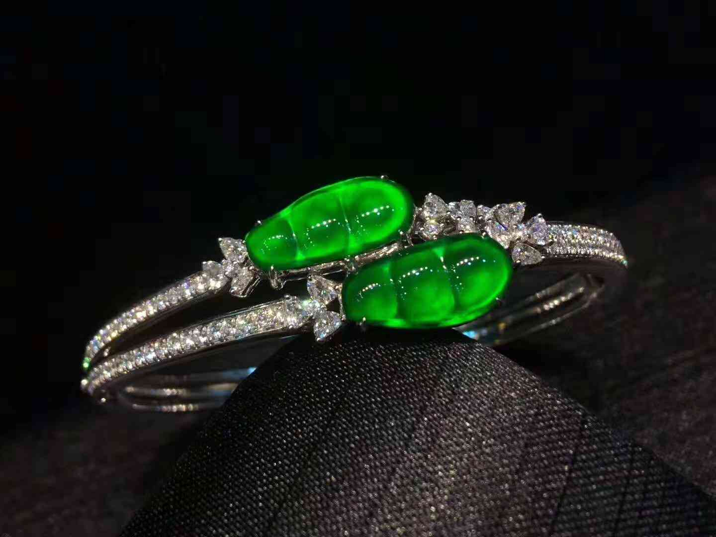 男士手链奢侈品牌排行榜(男士手链牌子)插图6 男士手链奢侈品牌排行榜(男士手链牌子)插图6