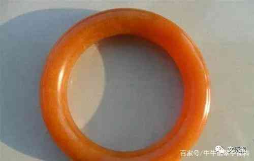翡翠镯子飘黄好不好(翡翠镯子飘黄好不好)插图1 翡翠镯子飘黄好不好(翡翠镯子飘黄好不好)插图1