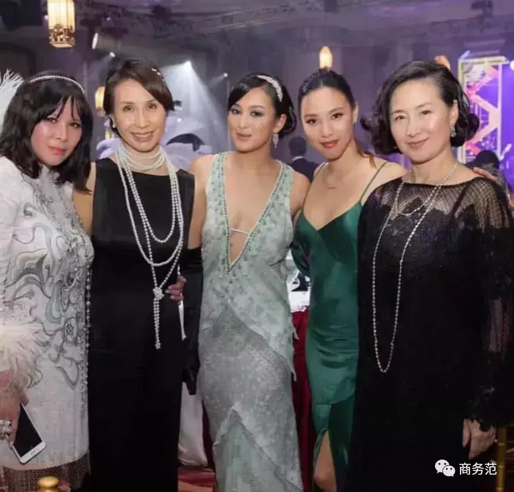 二十克拉钻戒(二十克拉钻戒有多大)插图47 二十克拉钻戒(二十克拉钻戒有多大)插图47