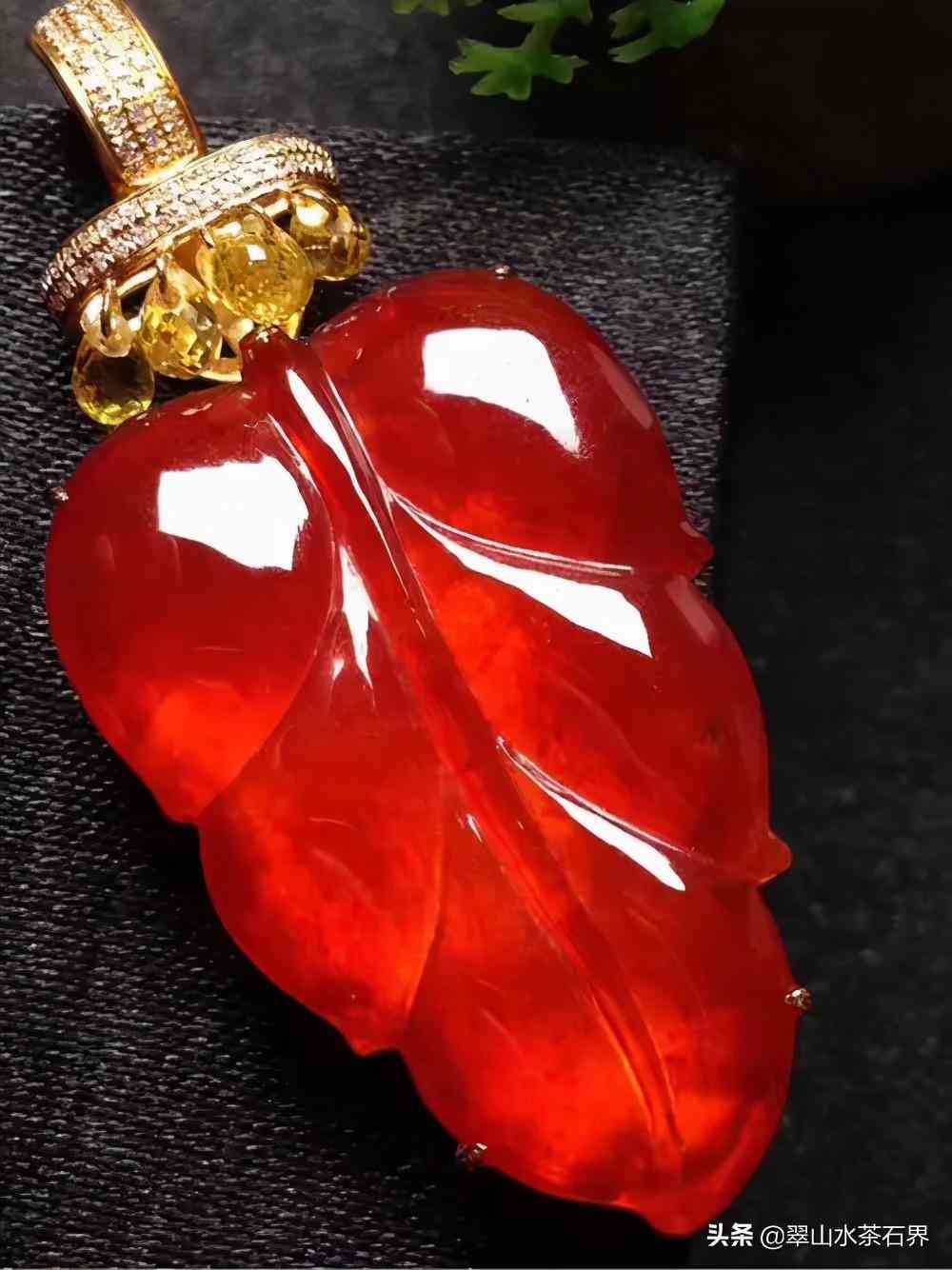 黄翡翠的寓意(黄翡翠的寓意是什么)插图18