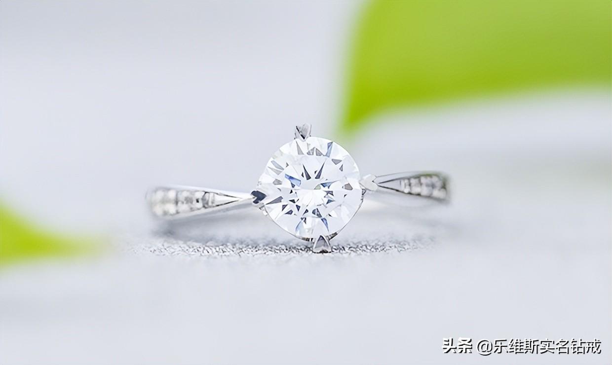 铂金戒指哪个品牌的好(铂金戒指哪个品牌的好看)插图2 铂金戒指哪个品牌的好(铂金戒指哪个品牌的好看)插图2