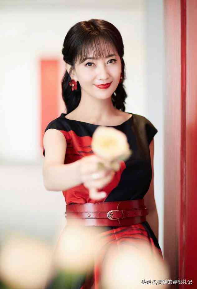 女人戴红宝石还是蓝宝石(女人戴红宝石还是蓝宝石比较好)插图10 女人戴红宝石还是蓝宝石(女人戴红宝石还是蓝宝石比较好)插图10