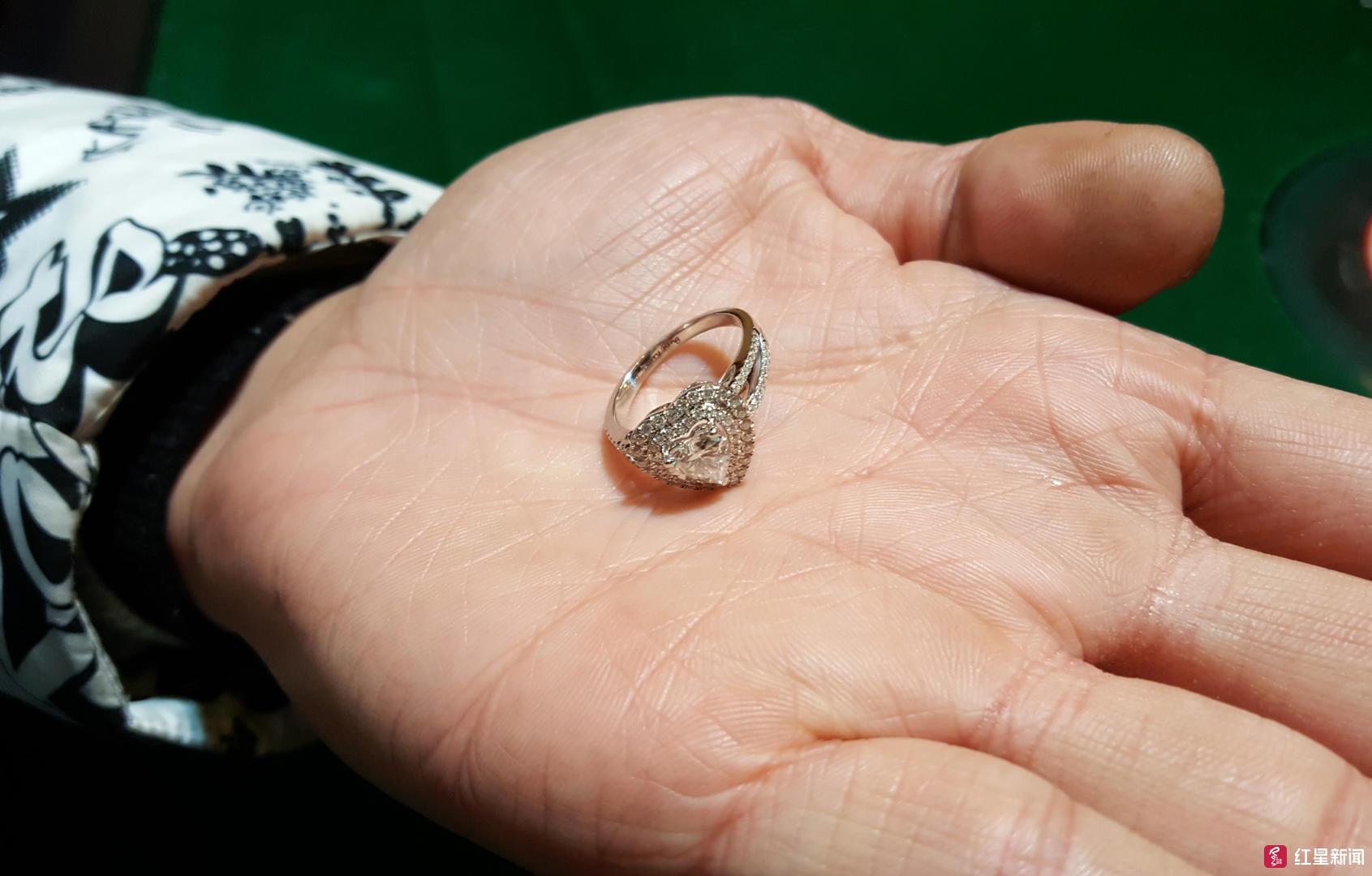 合成碳硅石戒指多少钱一克(合成碳硅石戒指多少钱一克知乎)