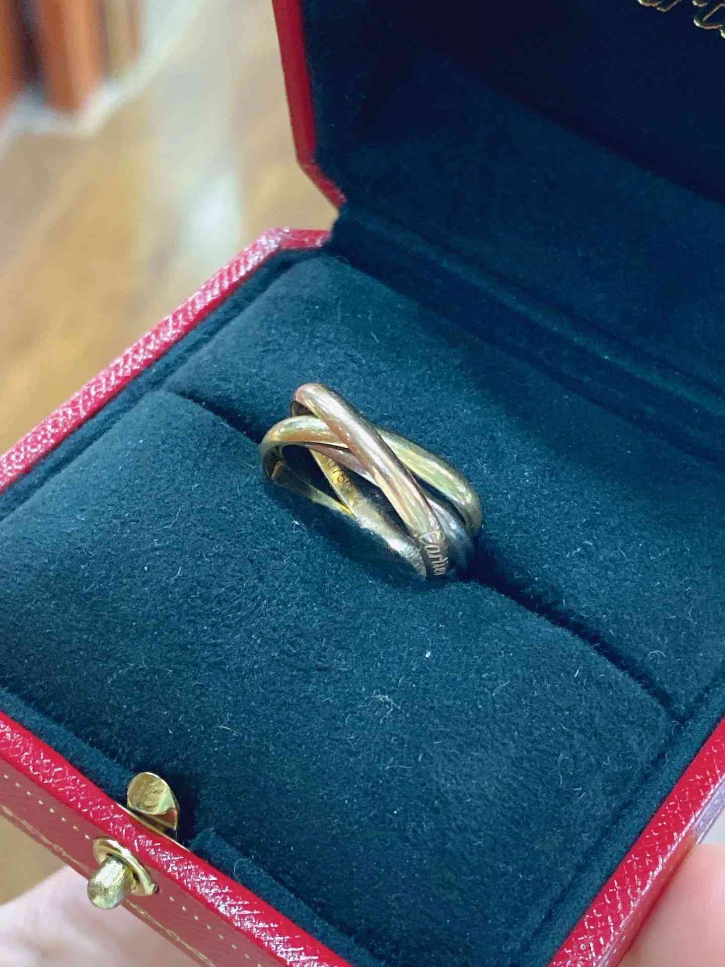 卡地亚三色金手链(卡地亚三色金手链重量)