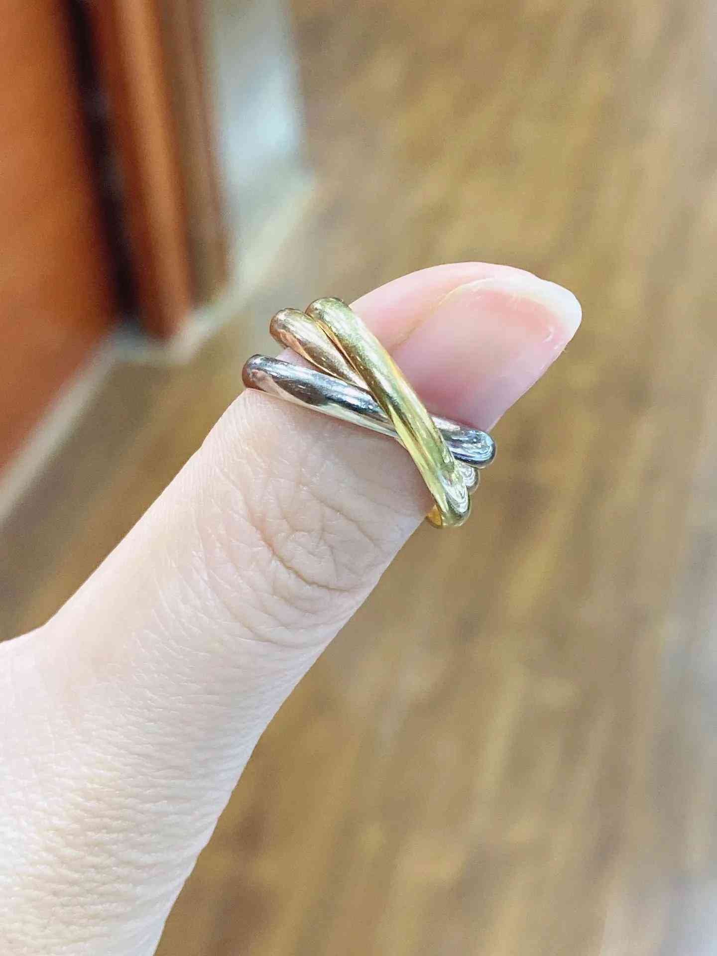 卡地亚三色金手链(卡地亚三色金手链重量)插图2 卡地亚三色金手链(卡地亚三色金手链重量)插图2