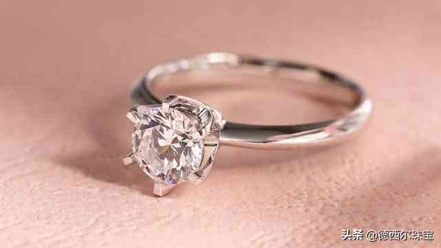 结婚钻戒戴哪个手指女性(结婚钻戒戴哪个手指女性的)