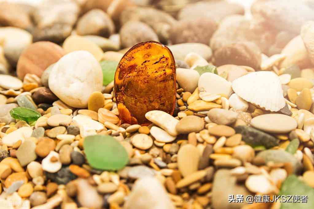 天然琥珀的功效与作用(天然琥珀的功效与作用是什么)