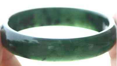 蓝田玉手镯一般多少钱白色(蓝田玉手镯一般多少钱白色好看)插图2 蓝田玉手镯一般多少钱白色(蓝田玉手镯一般多少钱白色好看)插图2