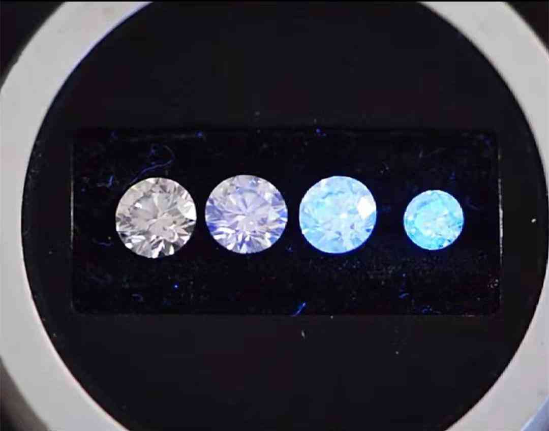 钻石有荧光和无荧光的区别(钻石有荧光和无荧光的区别钻石的荧光是什么意思...)插图3 钻石有荧光和无荧光的区别(钻石有荧光和无荧光的区别钻石的荧光是什么意思...)插图3