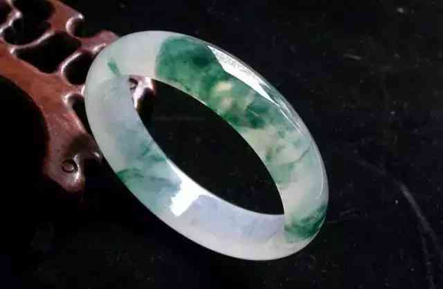 翡翠有哪些品种(翡翠有哪些品种图片)插图16