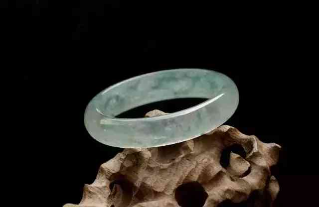 翡翠有哪些品种(翡翠有哪些品种图片)插图21