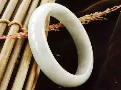 翡翠有哪些品种(翡翠有哪些品种图片)插图23