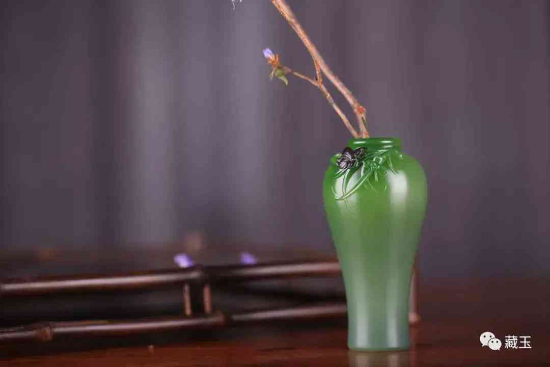 和田碧玉有黑点好吗(和田碧玉有黑点是好玉吗?)