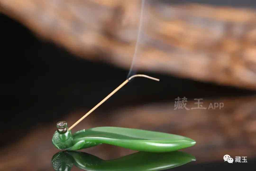 和田碧玉有黑点好吗(和田碧玉有黑点是好玉吗?)插图2 和田碧玉有黑点好吗(和田碧玉有黑点是好玉吗?)插图2