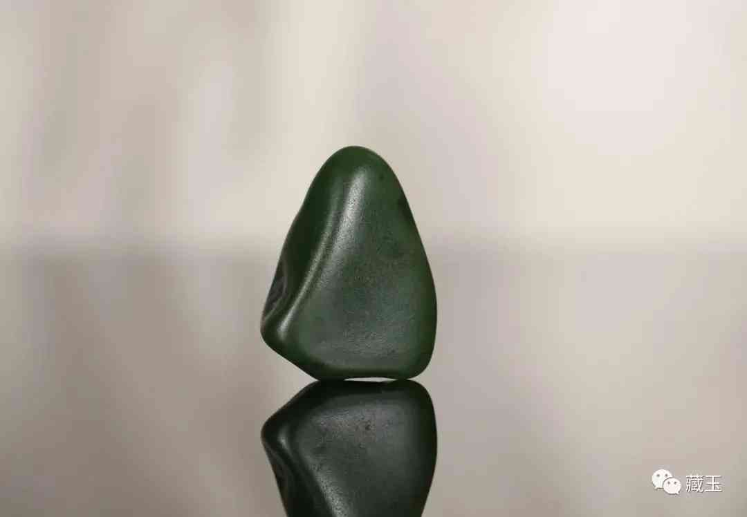 和田碧玉有黑点好吗(和田碧玉有黑点是好玉吗?)插图5 和田碧玉有黑点好吗(和田碧玉有黑点是好玉吗?)插图5