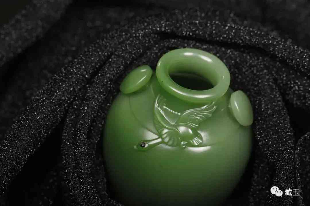 和田碧玉有黑点好吗(和田碧玉有黑点是好玉吗?)插图9 和田碧玉有黑点好吗(和田碧玉有黑点是好玉吗?)插图9