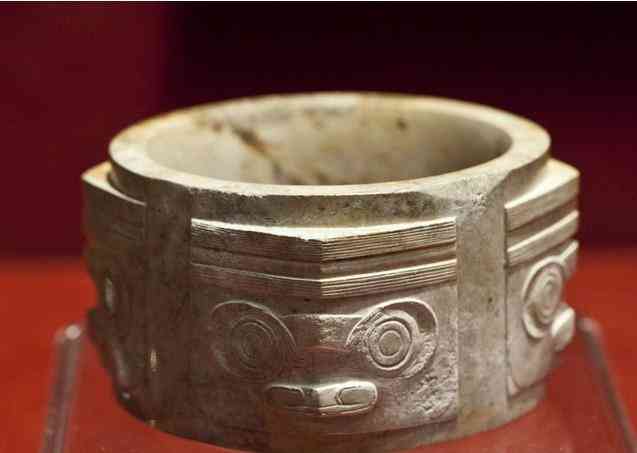 关于玉手镯的知识(关于玉手镯的知识有哪些)插图2 关于玉手镯的知识(关于玉手镯的知识有哪些)插图2